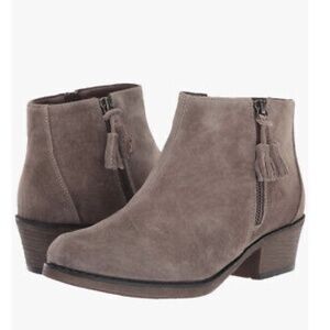 Propet Sz 9W gray suede side zipper heeled booties